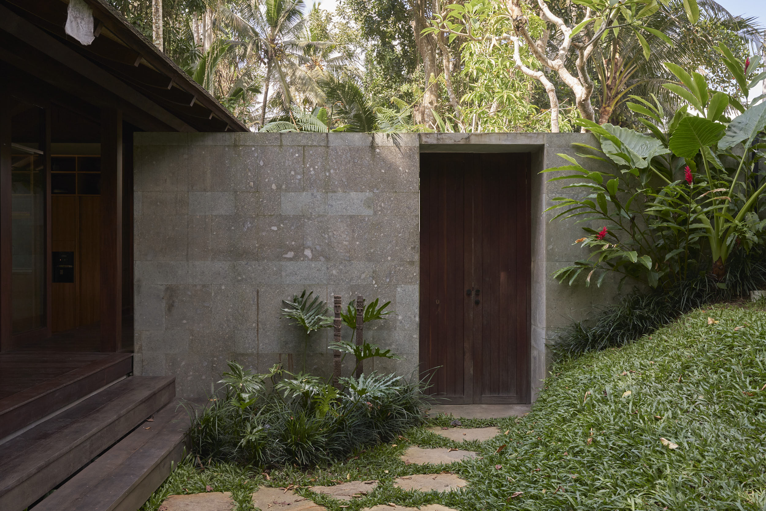 Stepping stone path entrance towards the house